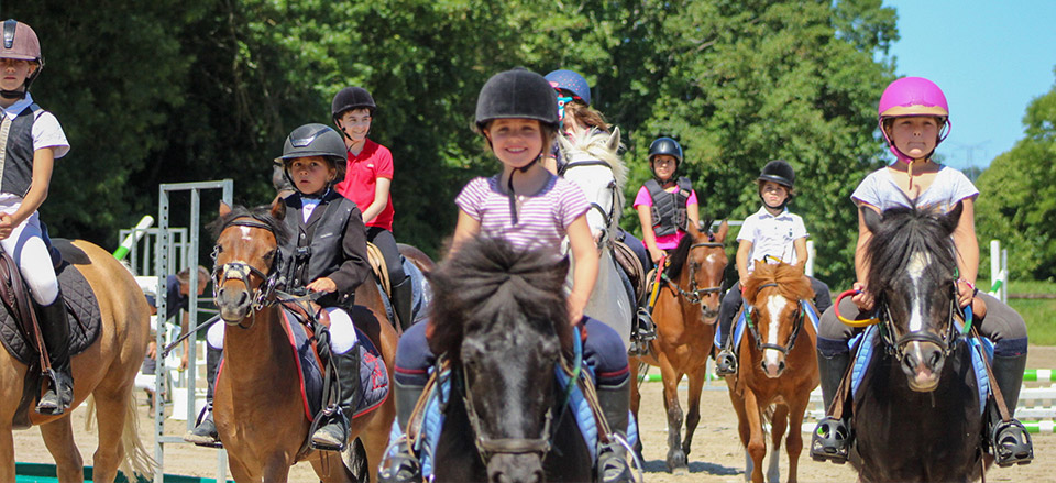 Photo poneys enfants